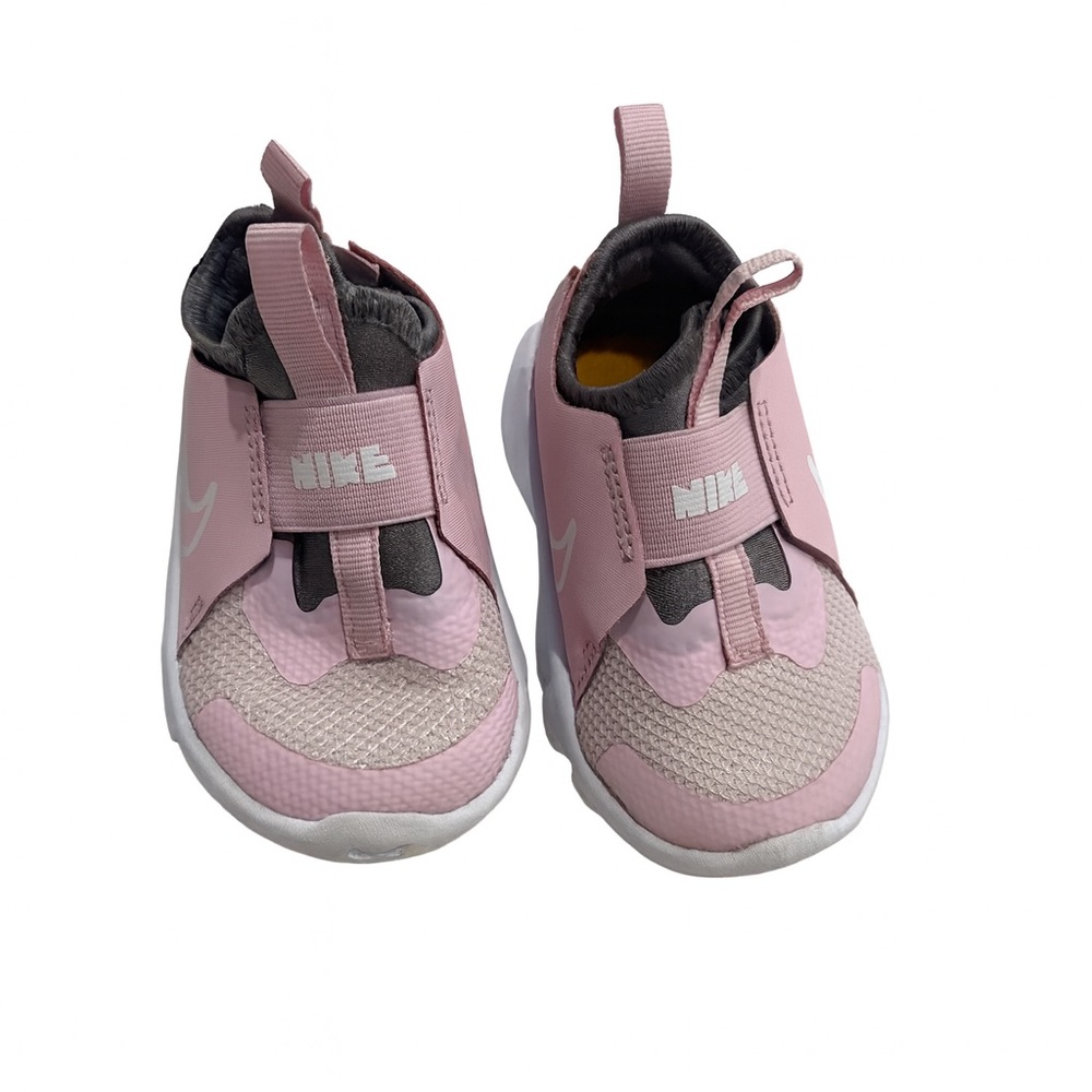🎉 Nike Kids Pink and Gray Sneakers